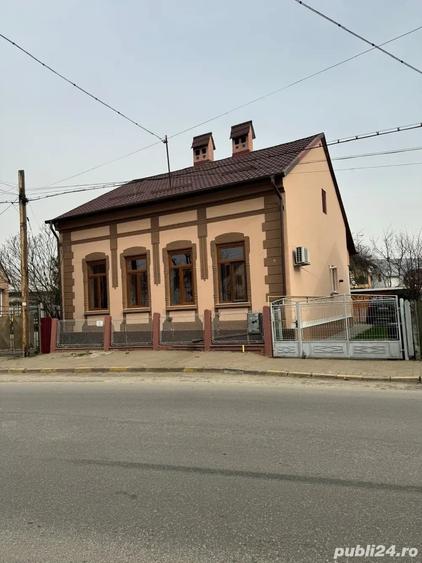 Casă cu 3 camere cu Teren 760 Mp în Central
