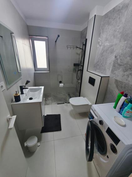 Apartament cu 2 camere decomandat în Republicii