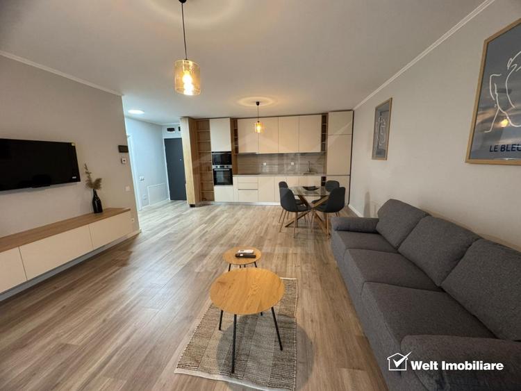 Apartament cu 2 camere semidecomandat, mobilat în Mărăști
