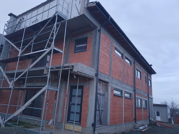 Casă individuală cu 5 camere cu Teren 300 Mp în Agigea