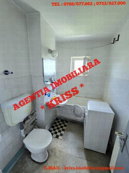 Apartament cu 3 camere decomandat în Craiovei