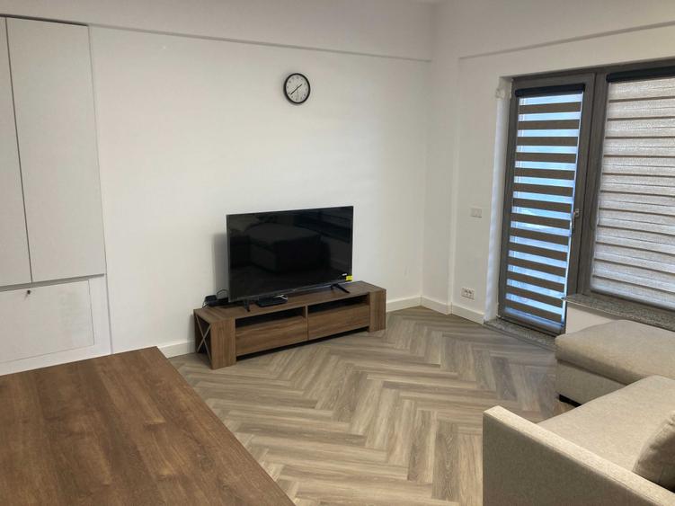 Apartament cu 2 camere decomandat în 1 Mai