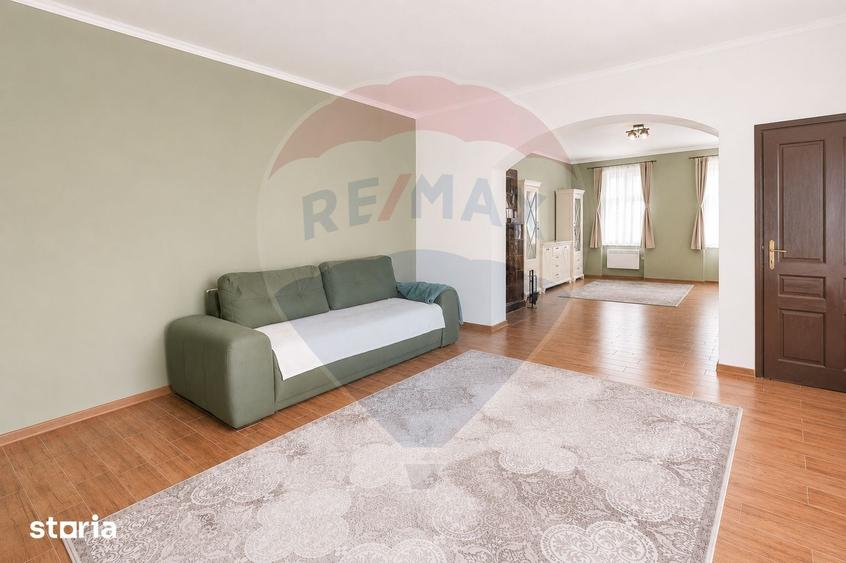 Casă cu 3 camere cu Teren 1123 Mp în Centrul Istoric