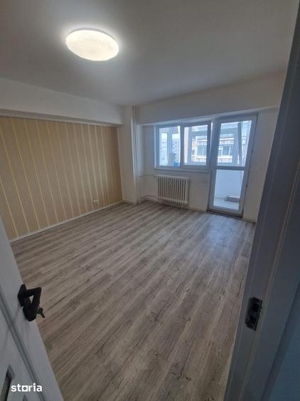 Apartament cu 3 camere decomandat în Militari — fotografia 3