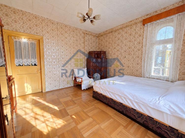 Casă individuală cu 6 camere cu Canalizare în Lupeni