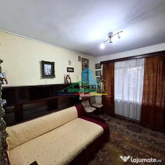 Apartament cu 3 camere semidecomandat în Gară