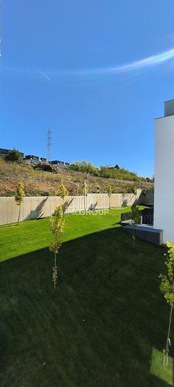 Apartament cu 3 camere decomandat în Baciu