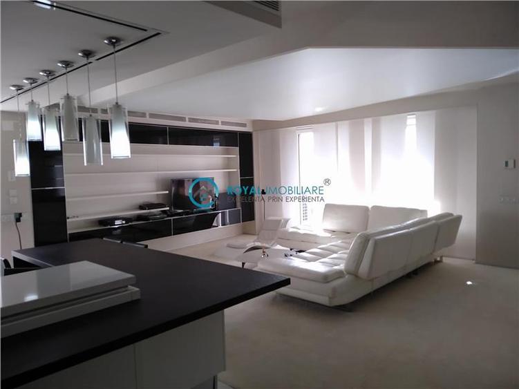 Apartament cu 3 camere decomandat, mobilat în Central