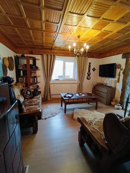 Casă cu 4 camere în Corbșori
