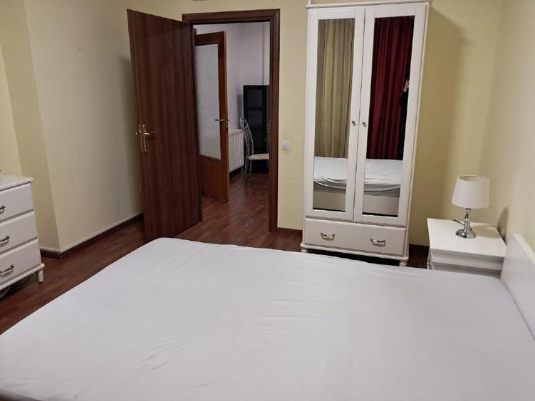 Apartament cu 3 camere decomandat, mobilat în Aviatorilor