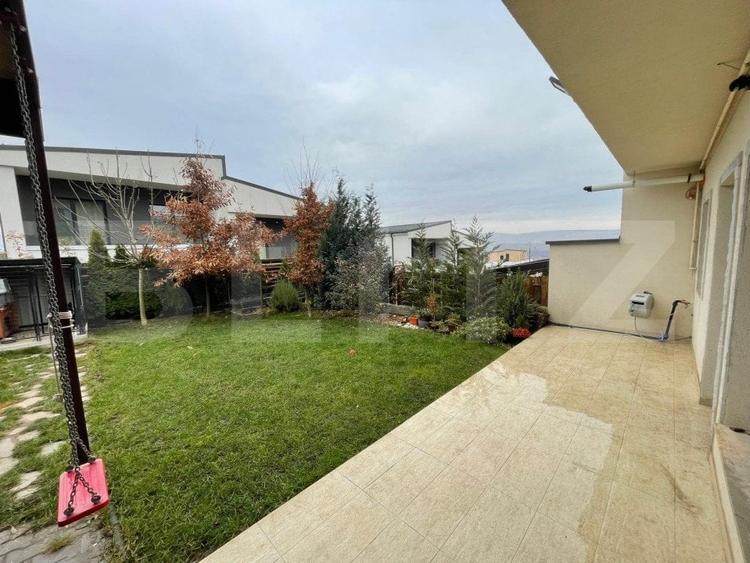Duplex cu 5 camere cu Canalizare în Florești