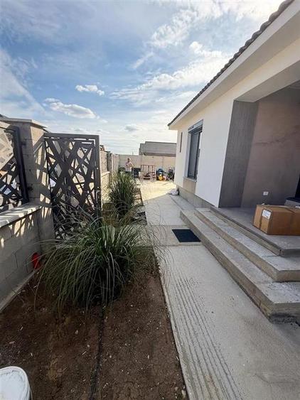 Casă cu 3 camere cu Teren 500 Mp în Sântandrei