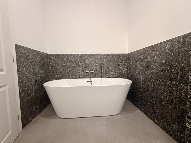 Casă individuală cu 4 camere cu Canalizare în Giarmata