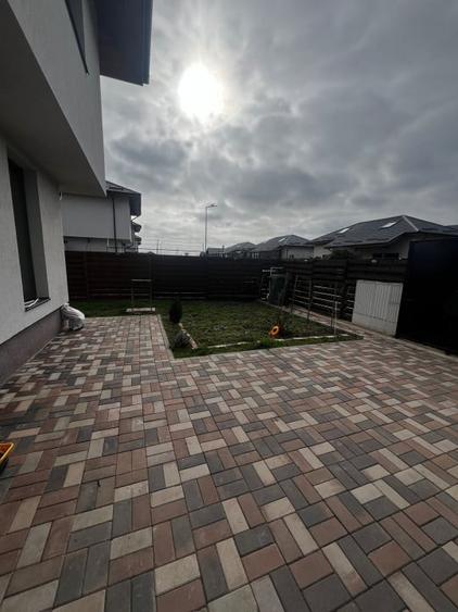 Casă individuală cu 4 camere cu Canalizare în Măgurele