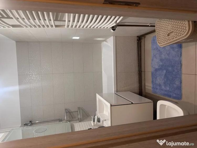 Apartament cu 4 camere decomandat în Titan