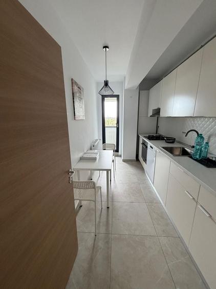 Apartament cu 2 camere decomandat, mobilat în Apărătorii Patriei