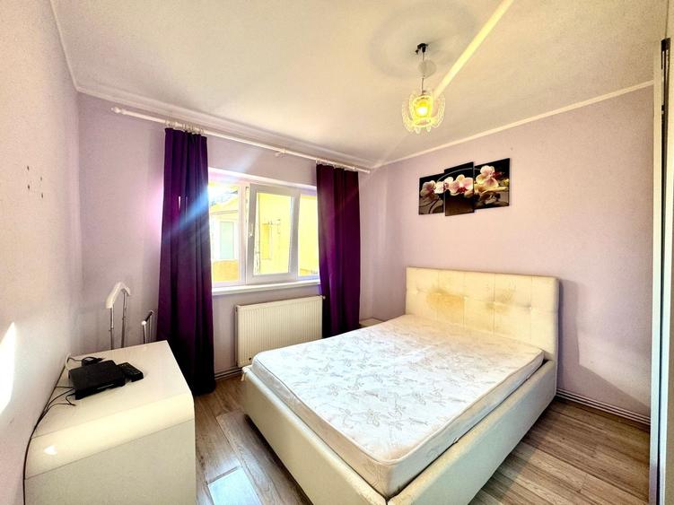 Apartament cu 3 camere decomandat în Lipovei
