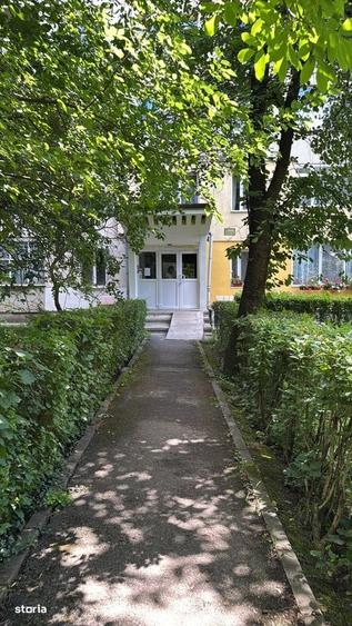 Apartament cu 2 camere decomandat în Săsar
