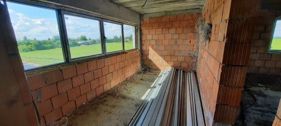 Casă cu 4 camere cu Teren 750 Mp în Novaci
