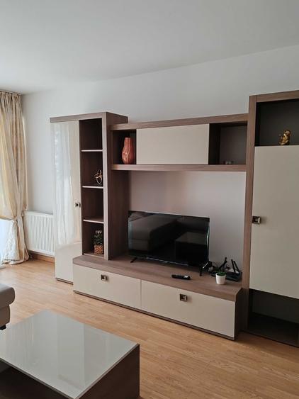 Apartament cu 2 camere decomandat, mobilat în Costin Georgian