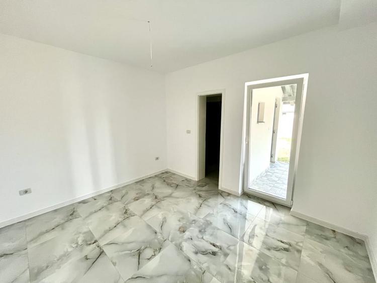 Duplex cu 3 camere cu Canalizare în Moșnița Veche