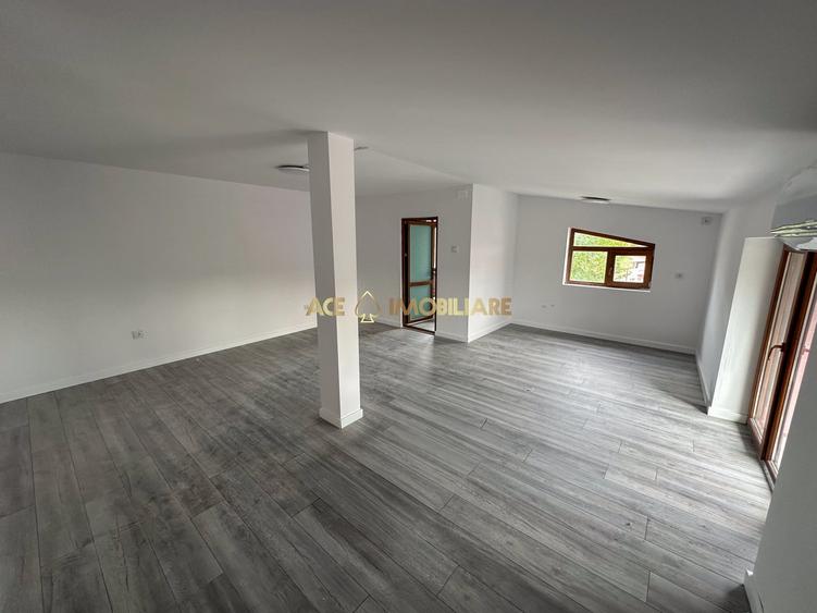 Casă individuală cu 8 camere cu Canalizare în Timpuri Noi
