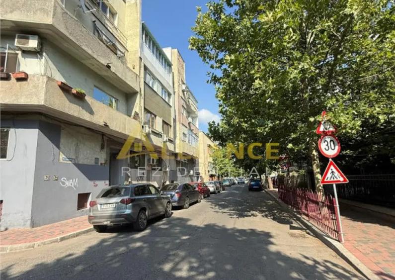 Apartament 2 camere etaj 1 zona Unirii centrala perfect pent - 2