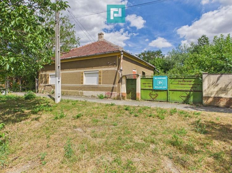 Casă individuală cu 6 camere cu Canalizare în Zerind