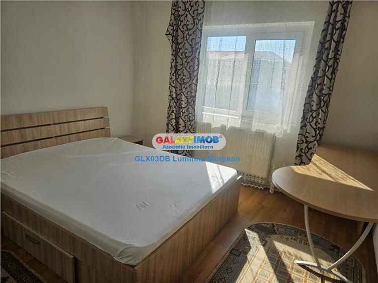 Apartament cu 2 camere decomandat, mobilat în Micro 12