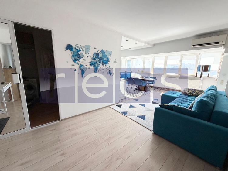 Apartament cu 3 camere decomandat, mobilat în P-ța Victoriei