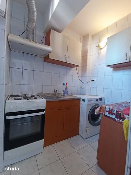 Garsonieră decomandată în Nicolina