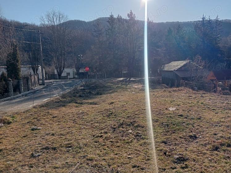 Casă cu 4 camere în Bozioru