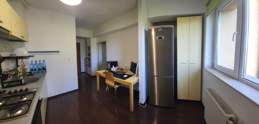 Apartament cu 3 camere decomandat în Străulești