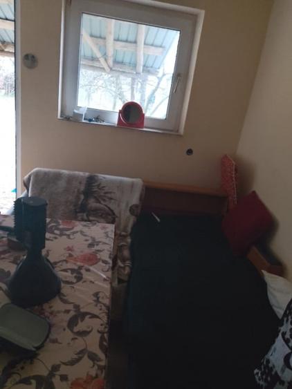 Casă individuală cu 2 camere cu Teren 1198 Mp în Est
