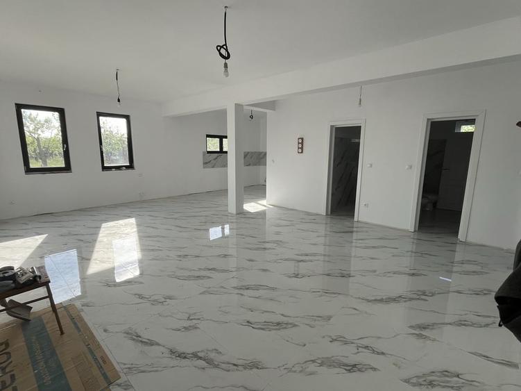 Casă cu 3 camere în Dacia