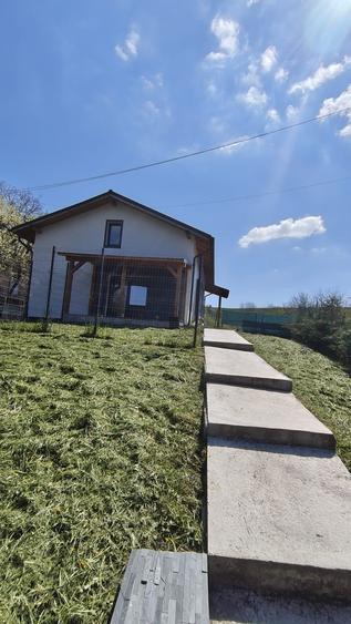 Casă individuală cu 5 camere cu Teren 1500 Mp în Corpadea