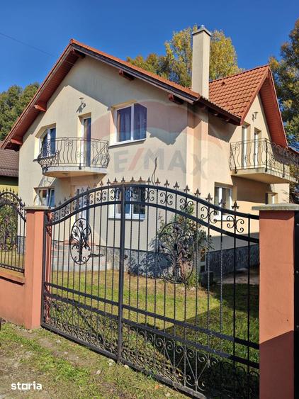 Casă cu 5 camere cu Teren 500 Mp în Hărman