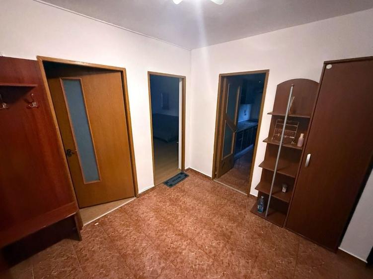 Apartament cu 4 camere decomandat în Lujerului