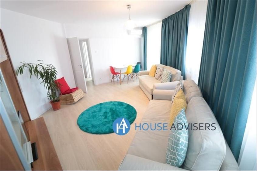 Apartament cu 3 camere, mobilat în Romană