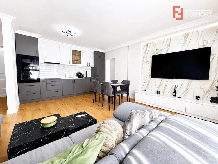 Apartament cu 3 camere decomandat în Central