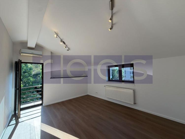 Apartament cu 5 camere decomandat în Kiseleff