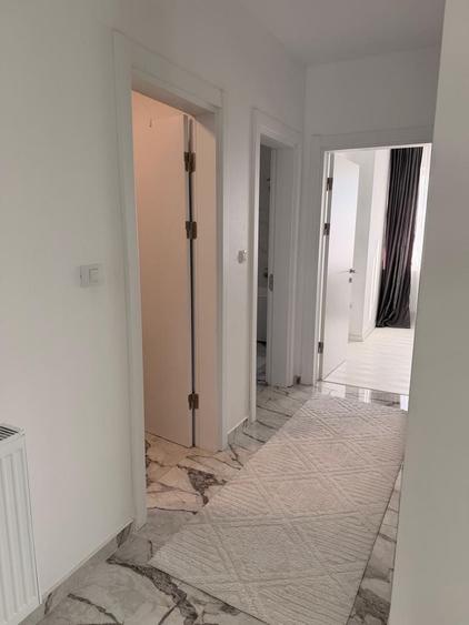 Apartament cu 3 camere decomandat în Exterior Vest