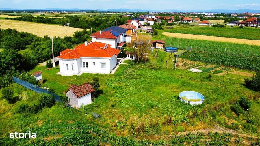 Casă cu 6 camere cu Teren 1500 Mp în Central