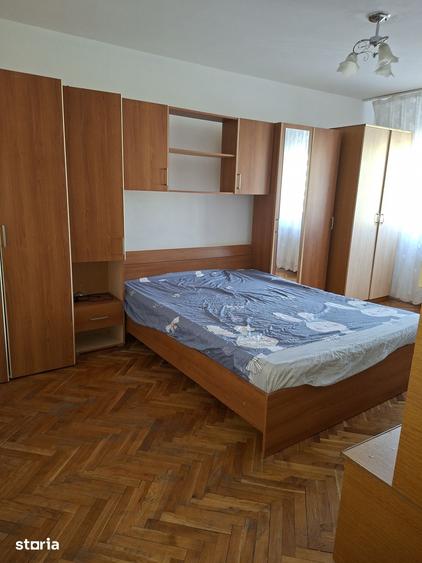 Apartament cu 2 camere decomandat în Craiovița Nouă
