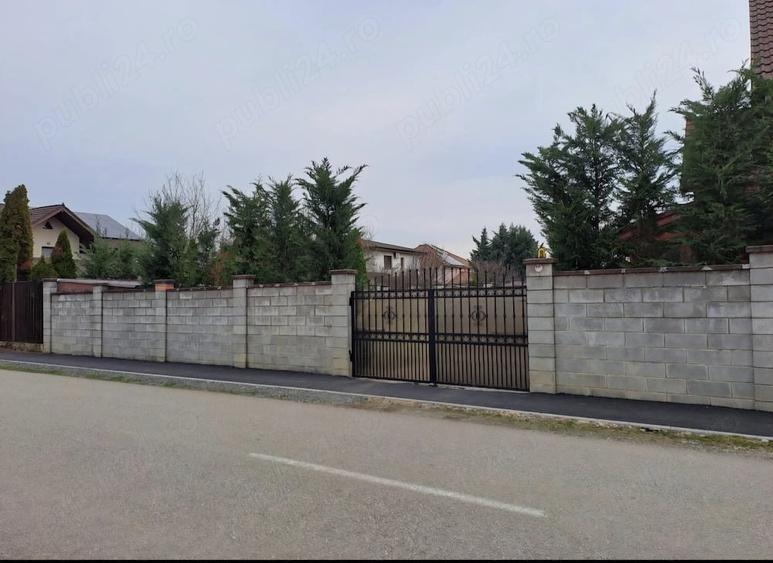 Casă cu Teren 645 Mp în Giroc