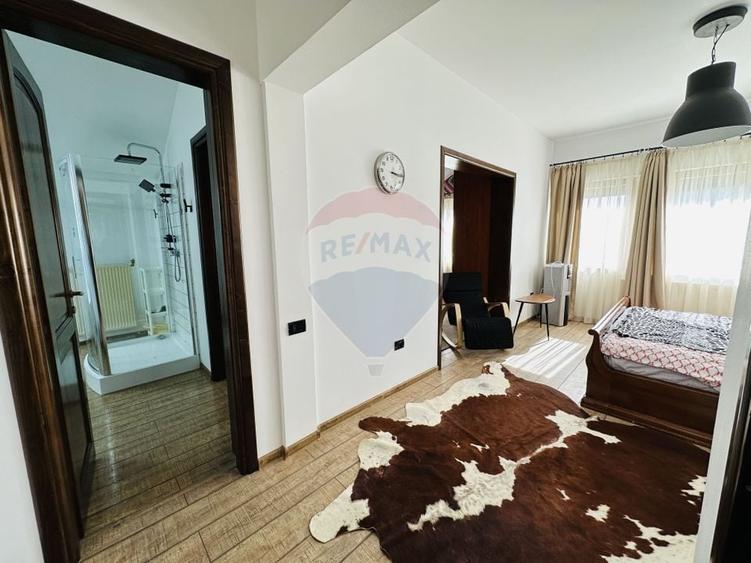 Duplex cu 5 camere cu Teren 180 Mp în Sud