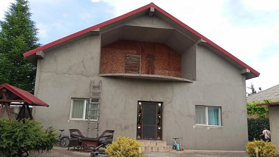 Casă cu 3 camere cu Teren 586 Mp în Exterior Vest
