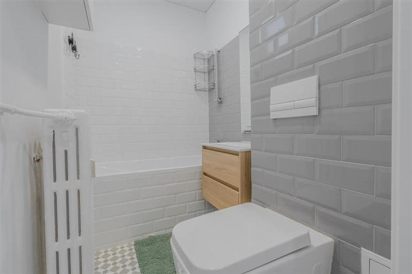 Apartament cu 3 camere semidecomandat, mobilat în Drumul Taberei