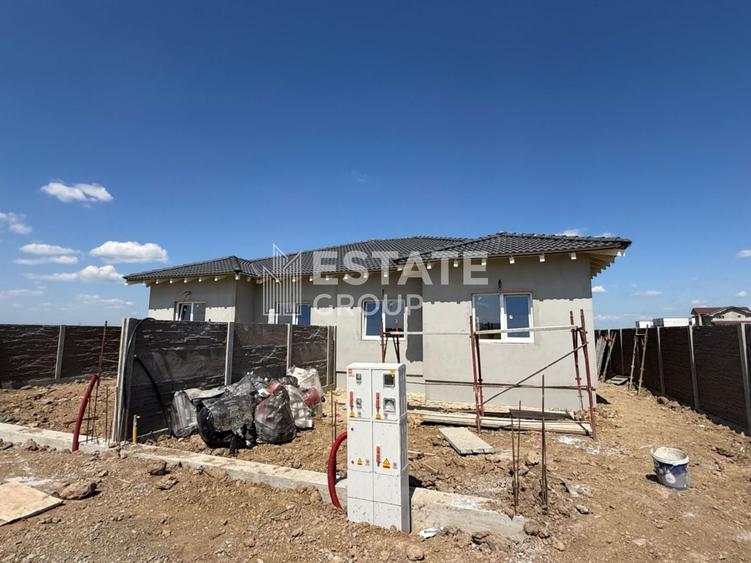 Duplex cu 3 camere cu Canalizare în Moșnița Nouă