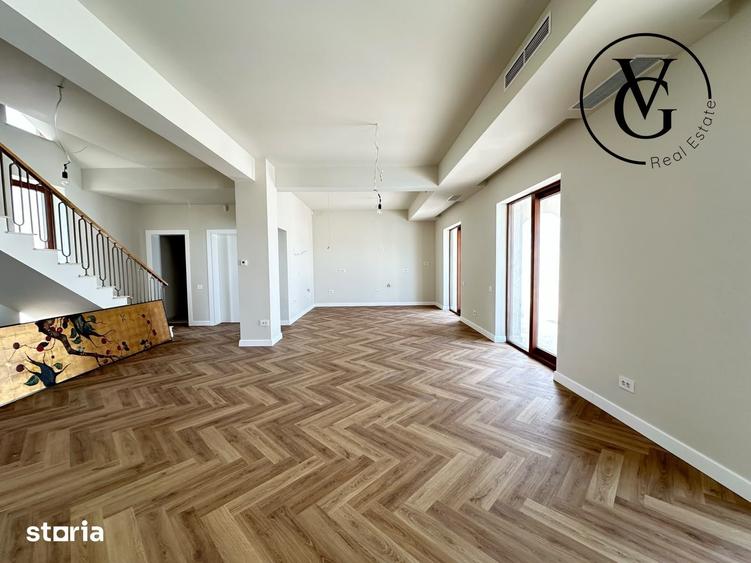 Casă cu 6 camere decomandat cu Piscina în Sud